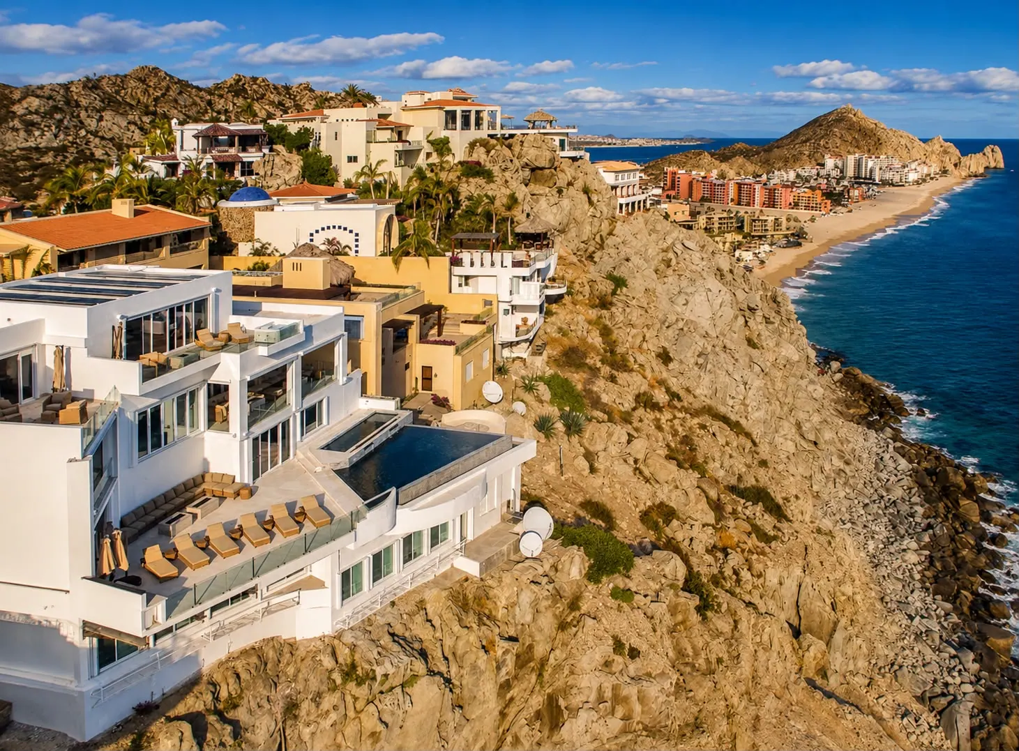 Villa Lands End on the Pedregal cliff above the Pacific