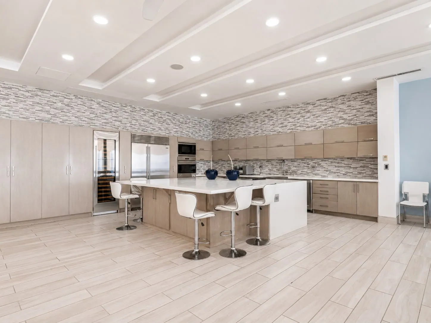 Gourmet kitchen